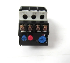 DAYTON 2UXP7 IEC OVERLOAD RELAY - Picture 1 of 6