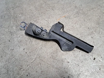 Kawasaki ZZR 600 E - Soporte de montaje de carenado de panel lateral derecho Foto 1 de 4