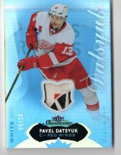 14/15 Fleer Showcase White Hot Elbow Pad #21 Pavel Datsyuk (09/18) [Red Wings]