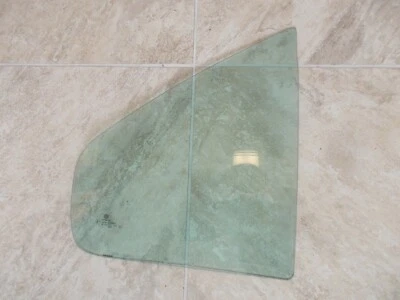 Panel de vidrio estacionario puerta trasera derecha Volkswagen Jetta 00 01 02 03 04 usado OEM Foto 1 de 2