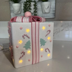 Light Up Pastel Christmas Present Gift Holiday Decor - Picture 1 of 7
