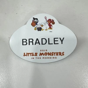Disney Little Monsters on Mainstreet Bradley Cast Esclusiva Targhetta Nome Mint 2015 - Foto 1 di 4