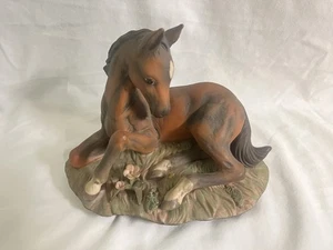 Vintage Homco Meisterwerk Porzellan Pferd Hengstfohlen liegend Figur ~ 1981 - Bild 1 von 6