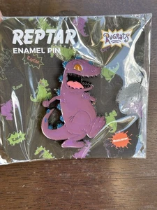 Spilla cappello bavero smaltato Reptar viola Rugrats Nickelodeon nuova in confezione 2”X1,5” - Foto 1 di 7