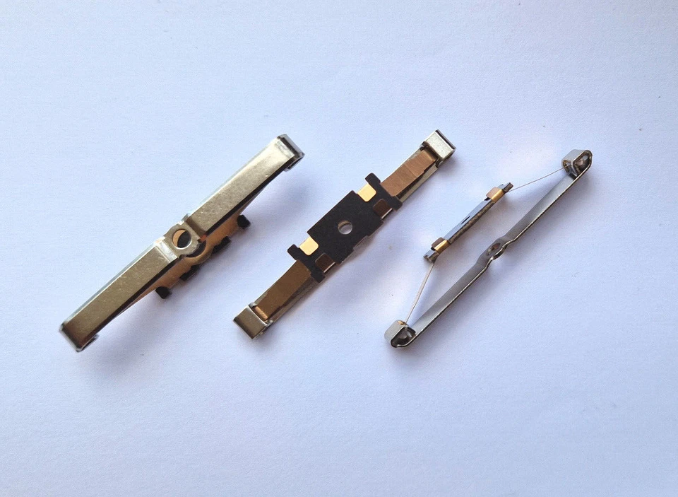 Märklin 7164 Schleifer Standard, kurz, 50 mm, Halterung Mitte , 3 Stück, NEU