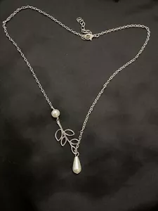 Pearl Necklace - Picture 1 of 2