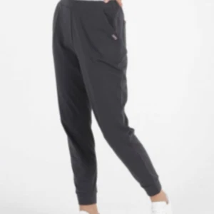 BETTY BASICS LOUNGE PANTS LINDSAY JOGGER  GUNMETAL Grey - SIZE 8-22 - Picture 1 of 3