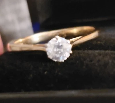 18ct Diamond Solitaire Ring  40 ct Yellow Gold Size N offers accepted  - Image 1 of 2