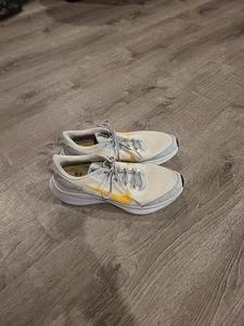 Nike Runallday 2 White Laser Orange Men Running Shoes Sneaker - Picture 1 of 7