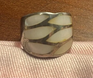 Sterling Silver/925 and Mother Of Pearl Size 7 Free Shipping - Picture 1 of 1