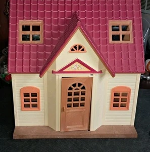 Calico Critters rotes Dach gemütliches Cottage Starterhaus Sylvanian Families Puppenhaus - Bild 1 von 9