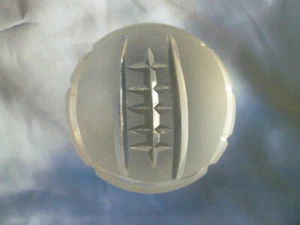 Briefbeschwerer aus Glas, Fußball, geschliffen, 8 x 8 cm, Deko - Bild 1 von 3