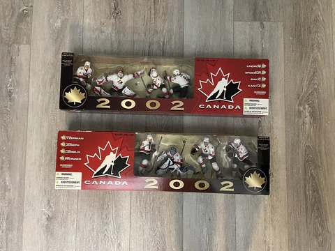 Lot of 2 Mcfarlane Team Canada 2002 NHL Hockey Limited Edition 4 Pack Figurines Cover