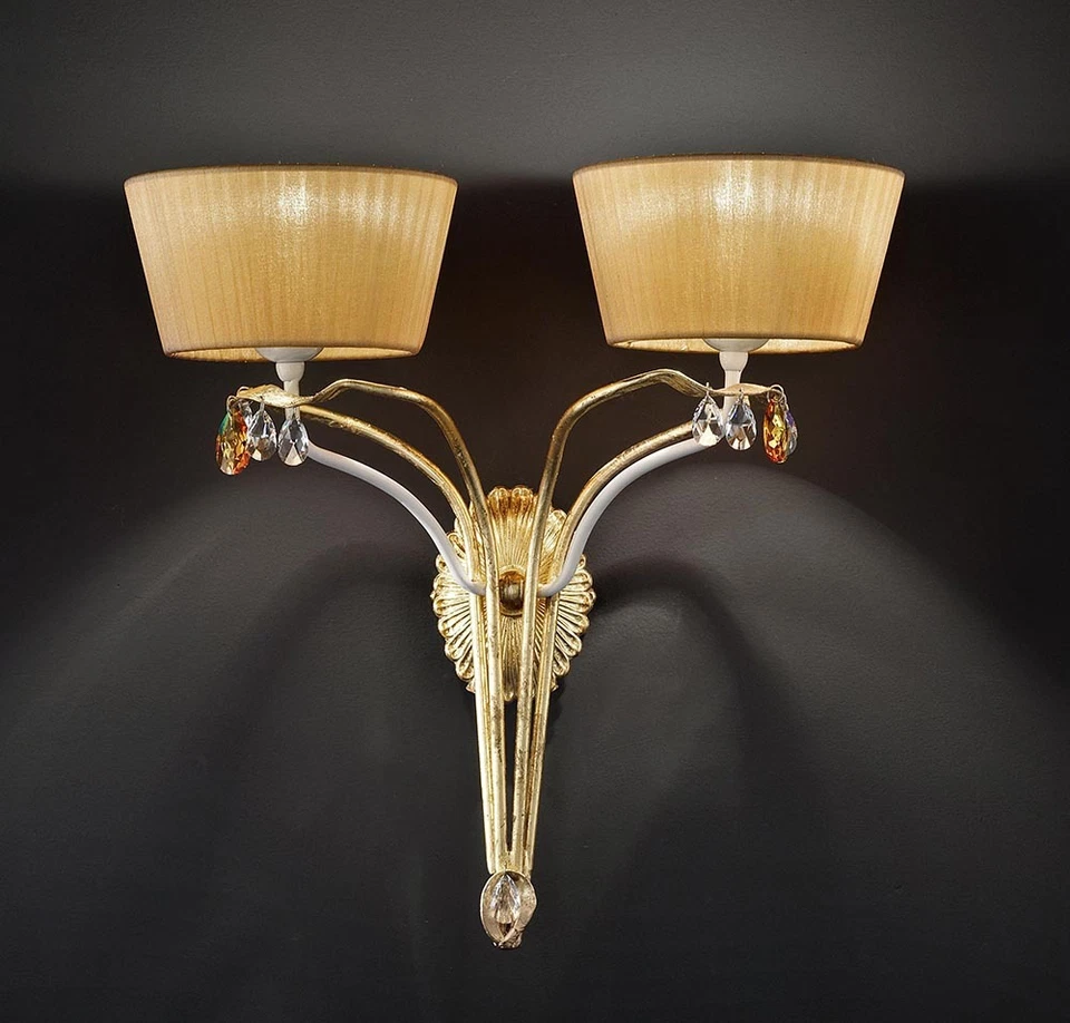 Aplique de pared clásico con cristal ámbar y tono dorado Foto 1 de 1