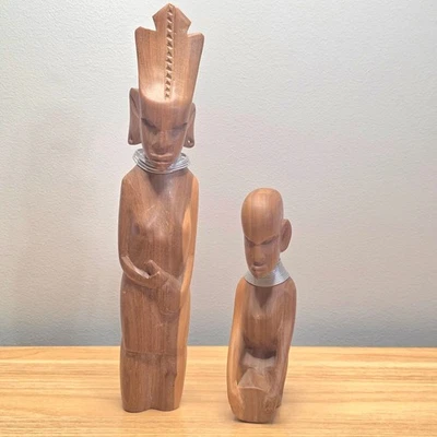 Conjunto de duas figuras de madeira esculpidas à mão tribais africanas - Imagem 1 de 4