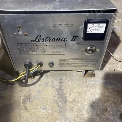 Cargador de snorkel 3050031U 48 voltios 25 amperios usado SK03151124JE Foto 1 de 3