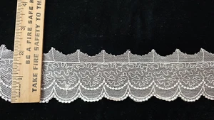 Red bordada inglesa vintage/antigua, blanca, algodón, encaje de hojas, 9 1/2 yardas - Imagen 1 de 1