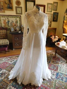 BELLISSIMO ABITO DA SPOSA E VELO MANICA LUNGA BIANCO ANNI 70 NYLON E PIZZO S 4 - Foto 1 di 10