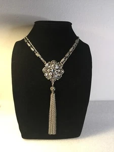 Collana Art Decò con strass e nappa in stile ortografia Tori - Foto 1 di 6