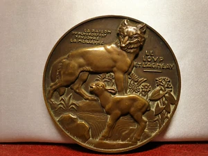 1940 RARE BRONZE ART DECO MEDAL FAMOUS LA FONTAINE FABLE WOLF LAMB - Picture 1 of 3