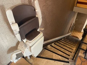 Treppenlift gebraucht - Bild 1 von 3