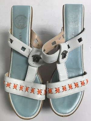 范思哲女式美杜莎带楔形凉鞋 37 — 第 1/4 张图片