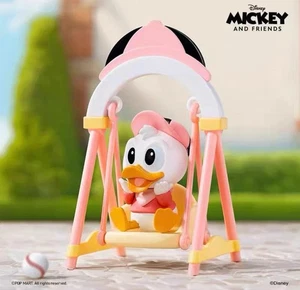 Personaggio Pop Mart Disney serie Swing - "Huey" in scatola - Foto 1 di 7