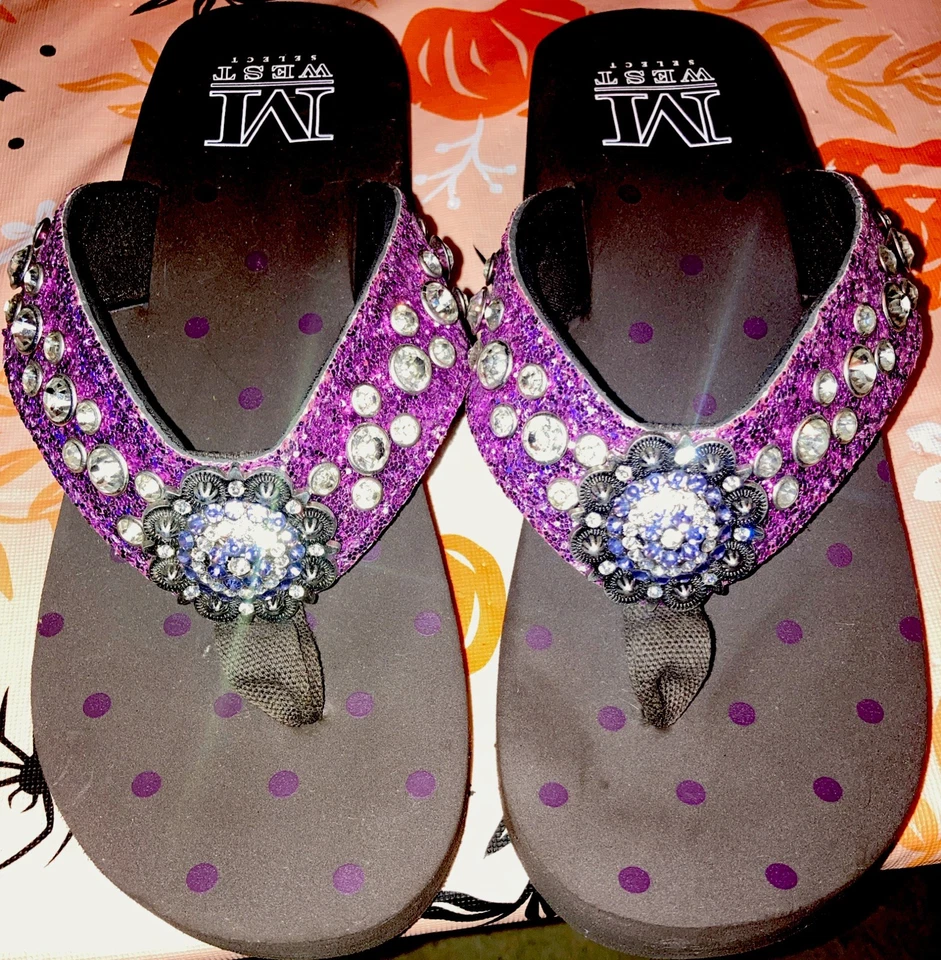 Chanclas para mujer Montana West moradas con tachuelas talla 9 Foto 1 de 3