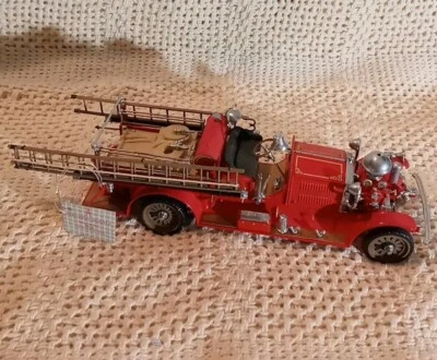 Vtg. Franklin Mint 1922 Ahrens Fox R-K-4 FireFighter Truck Car-Precisions Model. - Image 1 of 4