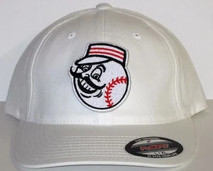 Cincinnati Reds "FLEX FIT" Cap ⚾️CLASSIC MLB PATCH/LOGO ⚾️3 Sizes ⚾5 Colors ⚾NEW - Picture 1 of 10