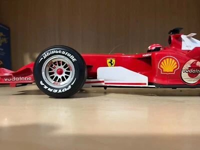Modellino F1 F2002 1:12 con sponsor originali.  - Immagine 1 di 4