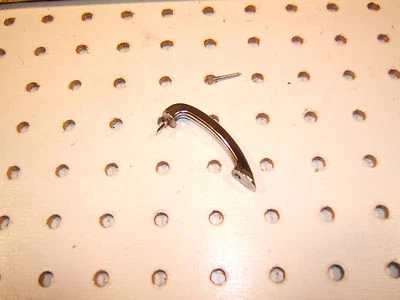 Guantera de tablero Jaguar XJ6 Serie 1 pequeña metal CROMADO genuina 1 mango y 1 tornillo Foto 1 de 4