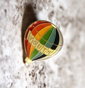 Prendedor globo aerostático arco iris juvenil recuerdo viaje pinback botón insignia de colección - Imagen 1 de 5