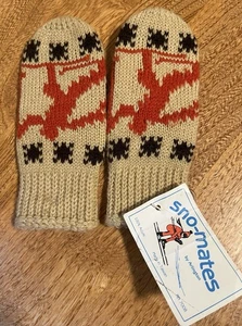Vintage Kinder Fäustlinge Acyryilic Hergestellt in Taiwan Sno-Mates von Arlington Skifahrer Neu aus altem Lagerbestand - Bild 1 von 5