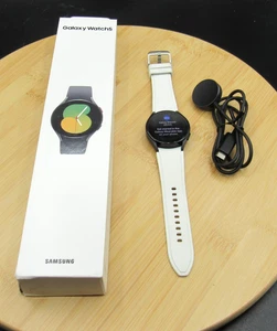 Samsung - SM-R905U - Galaxy Watch 5 - 40mm - Bluetooth + WiFi + LTE Unlocked - Picture 1 of 9