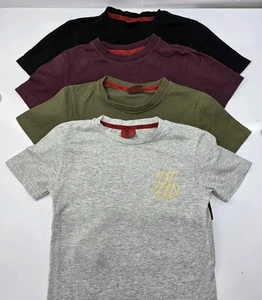 T-shirt ragazzo DFND, taglia 5-6 anni, logo accento x4 - Foto 1 di 10