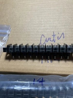 Curtis MILW Barrier Terminal blocks; 4 or 10 or 11 or 14 or 16 or 17 or 18 or 22 - Image 1 of 4