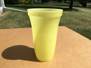 Nuevo contenedor de almacenamiento de agitación rápida amarillo de repuesto Tupperware - Imagen 1 de 3