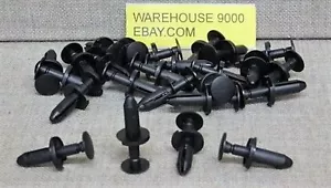 25 retenedores tipo empuje de banda Auveco 19422 Chrysler fabricante de equipos originales: 6504521 a partir de 1998 - Imagen 1 de 3