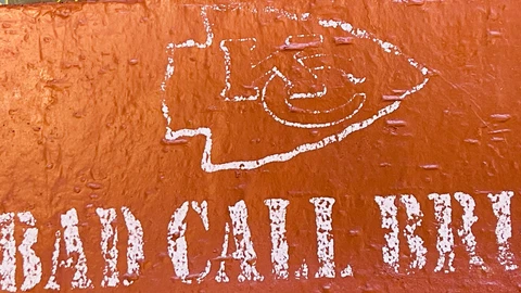 KANSAS CITY CHIEFS Bad Call Brick Foam NFL Cover