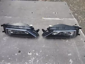 Genuine VW Amarok Volkswagen fog lights spot 2016 to 2022 pair - Picture 1 of 6