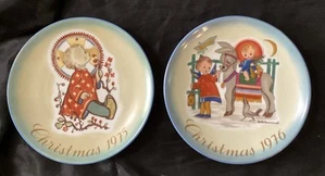 M J HUMMEL 1975, 1976 Christmas Plates Sister Berta Schmid Bro’s - Picture 1 of 5