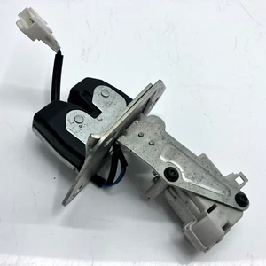 Mitsubishi Colt CZC convertible rear lock latch mechanism - Picture 1 of 13
