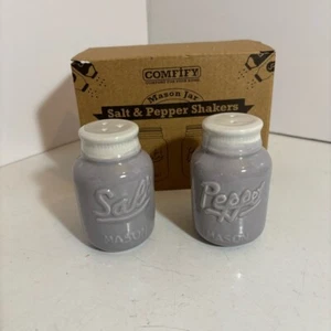BNWT Comfify Mason Jar Grey Salt and Pepper Ceramic Shakers - Bild 1 von 22