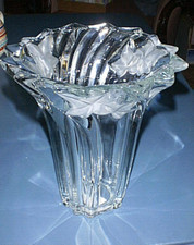 MIKASA Germany PARISIAN IVY 8 1/4" Glass Vase with Frosted Leaves - NEW - No Box