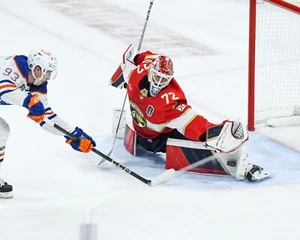 Sergei Bobrovsky 2024 Cup Final Save Florida Panthers 8x10 NHL Hockey Photo - Picture 1 of 1