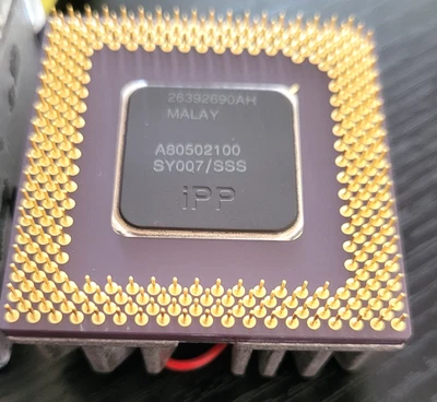 Intel Pentium 100Mhz CPU Socket A80502-100 SY007 Vintage Retro - Image 1 of 4