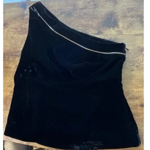 WD NY Mujer 10 Blusa Negra Terciopelo Un Hombro Caprichosa Gótica Tachuelas Acento       - Imagen 1 de 9