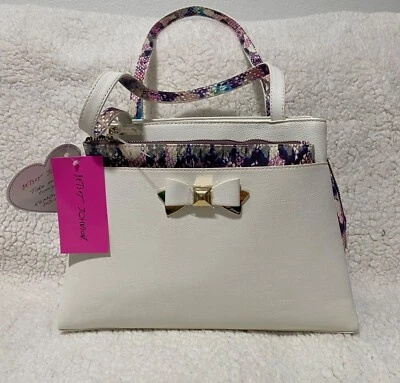 Bolsa satchel Betsey Johnson branca alça dupla e bolsa removível XOJAIME NOVA COM ETIQUETAS US$ 98 - Imagem 1 de 4