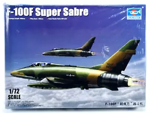 Trombettiere F-100F Super Sabre Modellino Plastica Fighter Airplane Kit 1/72 Sigillato - Foto 1 di 7
